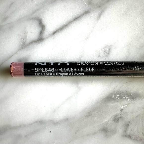 Kiss - Picture 3 of 3